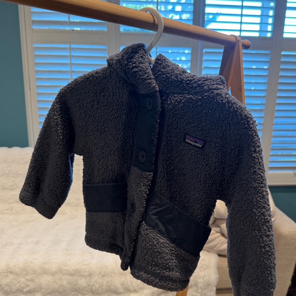 PATAGONIA blue gray Sherpa jacket with pockets
